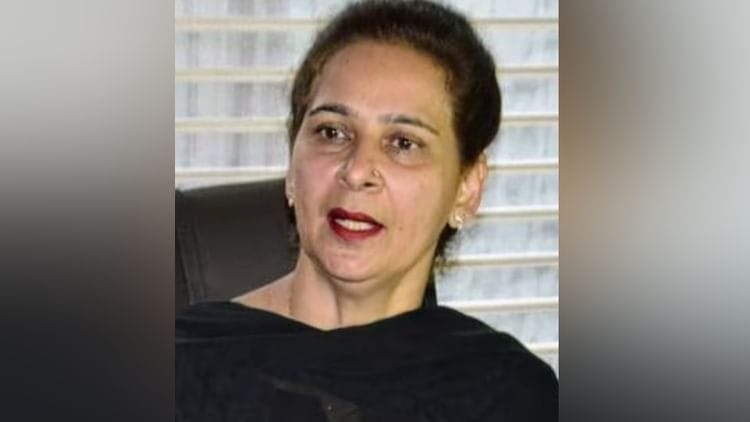 500 करोड़ बयान पर घमासान, नवजोत कौर सिद्धू कांग्रेस से तत्काल सस्पेंड