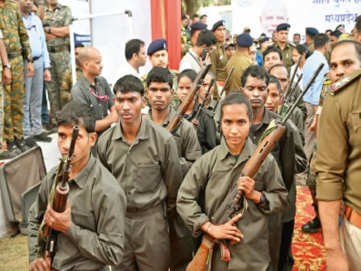 बालाघाट में सीएम की मौजूदगी में 10 नक्सलियों का बड़ा आत्मसमर्पण