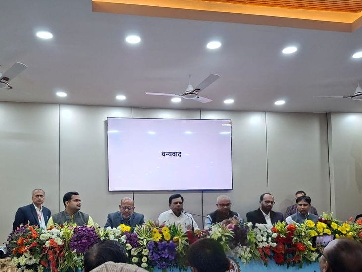 कर्ज को निवेश बता रही सरकार; रोलिंग बजट, टैक्स व राजस्व पर फोकस