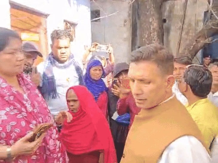 जीतू पटवारी का दमदार विरोध, आदिवासी बस्ती हटाने पर चेतावनी