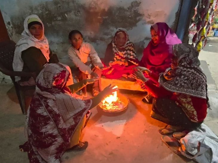 नौगांव में न्यूनतम तापमान 2.5°C, कड़ाके की ठंड से फसलों पर पाले का खतरा