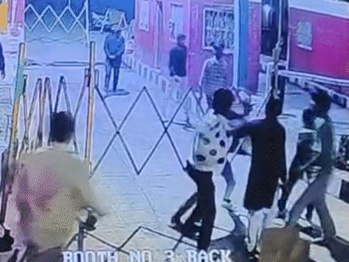 उज्जैन टोल प्लाजा पर चाकू से हमला, टोल फीस रोकने पर कर्मचारी गंभीर घायल