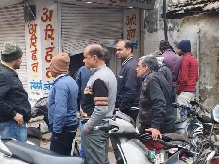 विदिशा में अरिहंत ज्वेलर्स पर 7 मिनट में बड़ी लूट, गार्ड घायल