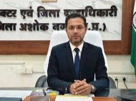 अशोकनगर कलेक्टर आदित्य सिंह हटाए गए, साकेत मालवीय नई नियुक्ति, रिश्वत आरोप चर्चा में