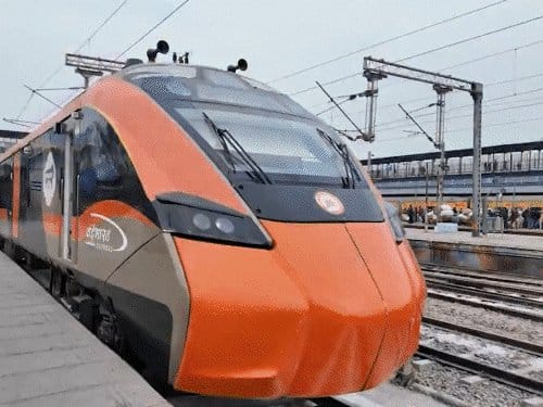 PM मोदी करेंगे पहली स्लीपर वंदे भारत को हरी झंडी, हावड़ा-गुवाहाटी सफर अब 14 घंटे