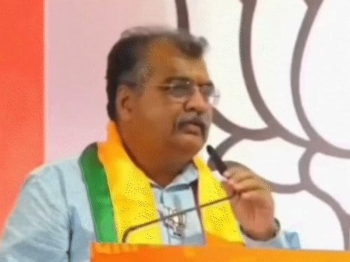 महाराष्ट्र भाजपा अध्यक्ष ने रितेश देशमुख से मांगी माफी, विलासराव पर बयान वापस