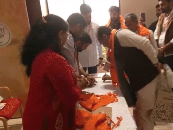 वसुंधरा राजे की सख्त चेतावनी, अफसर फोन न उठाएं तो परिणाम भुगतेंगे, कार्यकर्ता बने एंबेसेडर