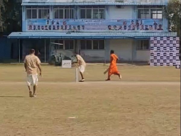 भोपाल में अनोखा संस्कृत क्रिकेट टूर्नामेंट, खिलाड़ी धोती-कुर्ता में, कमेंट्री भी संस्कृत में