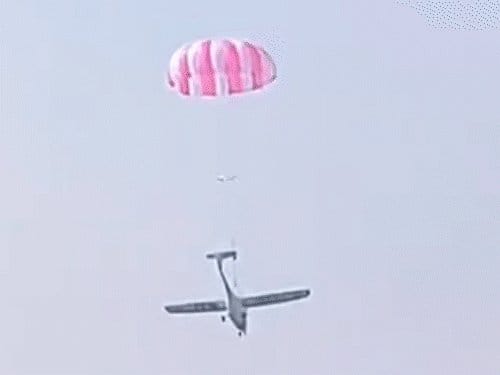 प्रयागराज में एयरफोर्स का ट्रेनिंग एयरक्राफ्ट तालाब में क्रैश, दोनों पायलट सुरक्षित