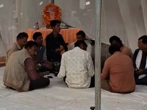 भोपाल में कांग्रेस का उपवास अविमुक्तेश्वरानंद प्रकरण पर मोदी-योगी सरकार घिरी