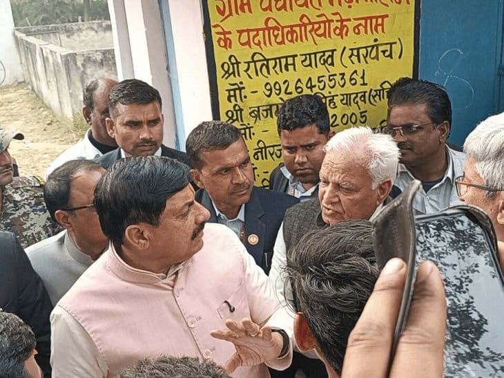 CM मोहन यादव ने हितानंद शर्मा के गांव में सुनीं ग्रामीणों की समस्याएं
