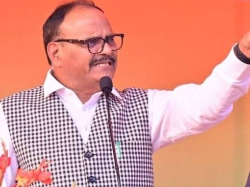 ड्यूटी से गायब 17 मेडिकल अफसर बर्खास्त, लापरवाह डॉक्टरों पर बड़ी कार्रवाई