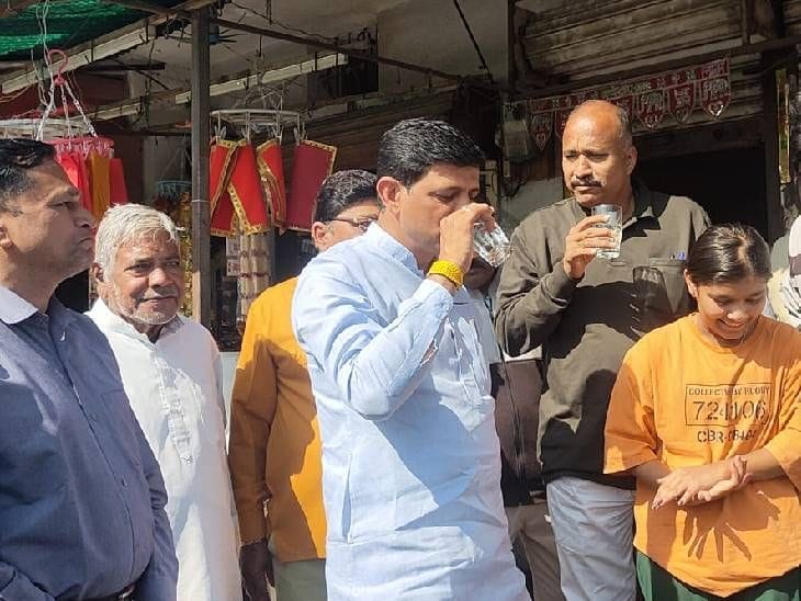 इंदौर भागीरथपुरा में दूषित पानी से अब तक 24 मौतें, मेयर ने पीया नल का पानी