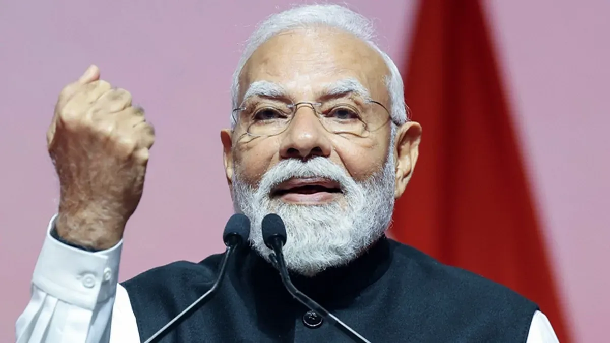 पीएम मोदी  का बंगाल-असम दौरा,  पहली वंदे भारत स्लीपर  और  नई अमृत भारत ट्रेनें