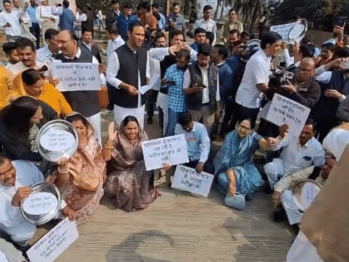 मप्र विधानसभा  में  विजयवर्गीय की 'औकात में रहो' टिप्पणी  पर हंगामा,  CM ने मांगी माफी  और कांग्रेस का पुतला दहन