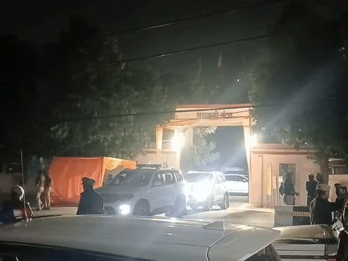 लखनऊ  में  CM योगी  ने  RSS प्रमुख मोहन भागवत  से की मुलाकात,  जनसंख्या  और  'घर वापसी'  पर अहम चर्चा
