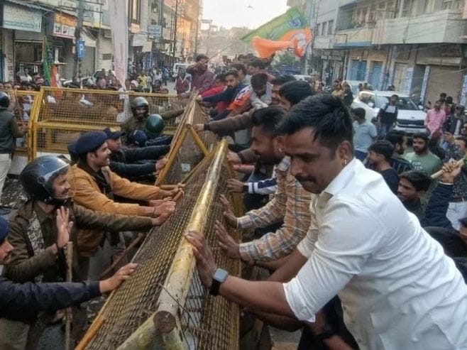 इंदौर में भाजयुमो आज करेगा कांग्रेस कार्यालय का घेराव, दिल्ली प्रदर्शन पर विरोध