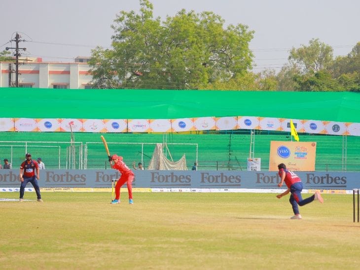 इंदौर में  सनातन प्रीमियर लीग  का समापन आज,  संतों और क्रिकेटरों  के बीच होगा  फ्रेंडली मैच