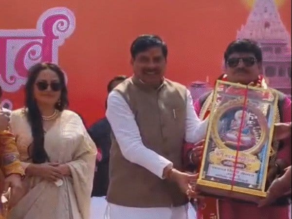 उज्जैन में चेटीचंड पर सीएम मोहन यादव ने दिखाई झंडी; सामाजिक एकता पर दिया जोर