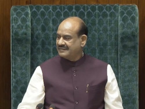 लोकसभा  में  8 विपक्षी सांसदों  का निलंबन  हटा , स्पीकर बिरला ने दी  सख्त चेतावनी