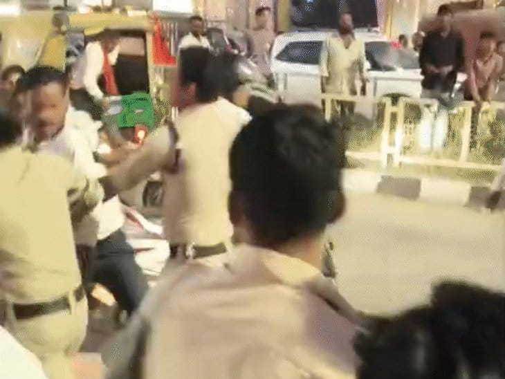भोपाल में ट्रैफिक पुलिस और रेलकर्मियों के बीच मारपीट, सड़क पर हंगामा, वीडियो वायरल