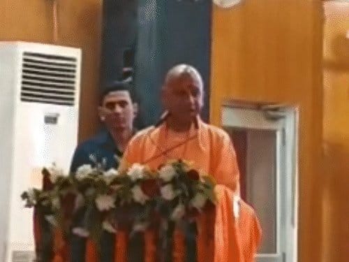 योगी ने रवि किशन की सीट पर महिला दावेदारी की संभावना जताई, नारी शक्ति का जिक्र