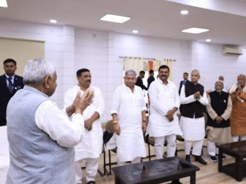 नीतीश कुमार 10-14 मार्च के बीच दे सकते हैं इस्तीफा; बेटे निशांत 8 मार्च को JDU करेंगे जॉइन, CM हाउस में विधायक रो पड़े