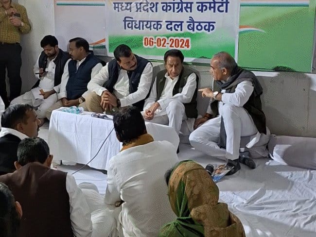 मध्य प्रदेश  में  राज्यसभा  चुनाव: कांग्रेस को  क्रॉस वोटिंग  का डर,  दिग्विजय की सीट  खतरे में