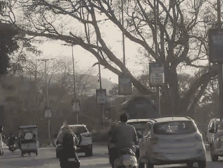 मध्य प्रदेश  में  मौसम  का  बदला मिजाज : 12 जिलों में आंधी-बारिश, भोपाल-इंदौर में गर्मी का असर.