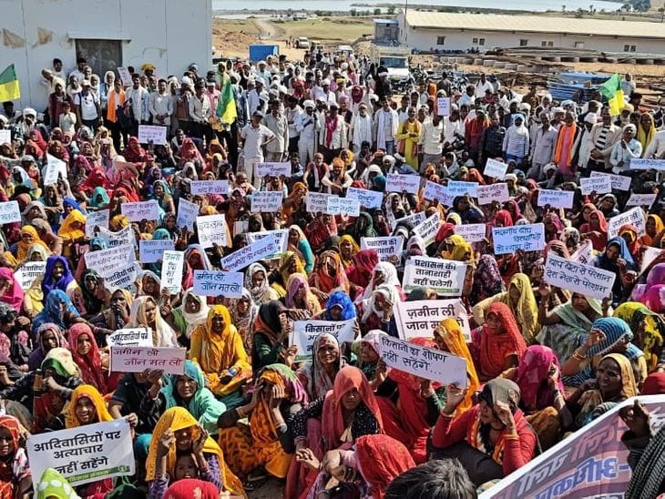 केन-बेतवा लिंक परियोजना  का काम ठप: छतरपुर में आदिवासियों और किसानों का  उग्र प्रदर्शन