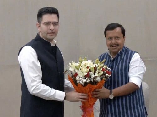 आप के राज्यसभा सांसद राघव चड्ढा का भाजपा में शामिल होने का दावा, राजनीतिक हलचल!
