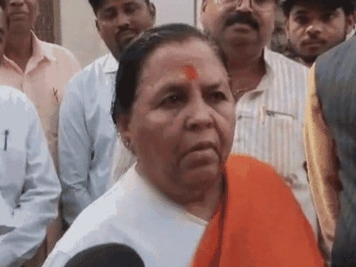 उमा भारती को चलती ट्रेन में चढ़ना पड़ा, रेल मंत्री से शिकायत
