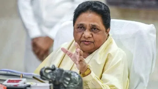 कांग्रेस दलित नेताओं के मायावती आवास पहुंचने पर कारण बताओ नोटिस जारी