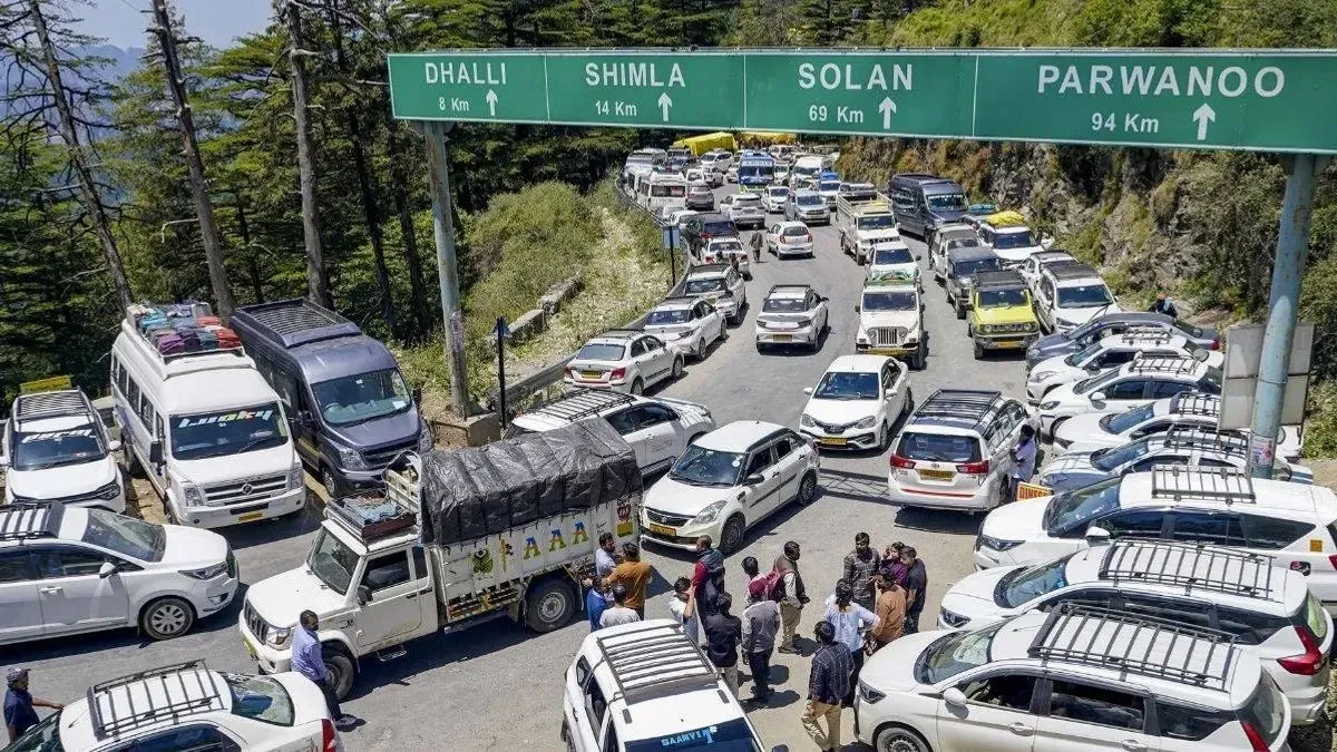 शिमला में 70,000 गाड़ियां पहुंचीं, पार्किंग और ट्रैफिक की समस्या बढ़ी