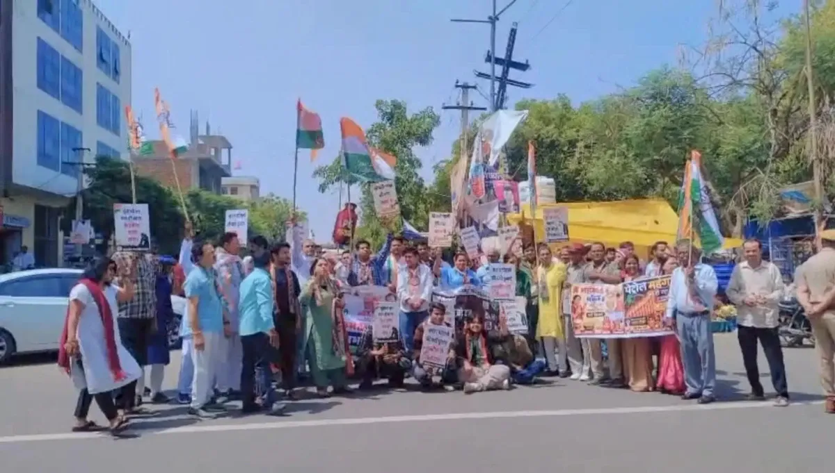 जयपुर में महंगाई, बेरोजगारी पर कांग्रेस का जोरदार प्रदर्शन