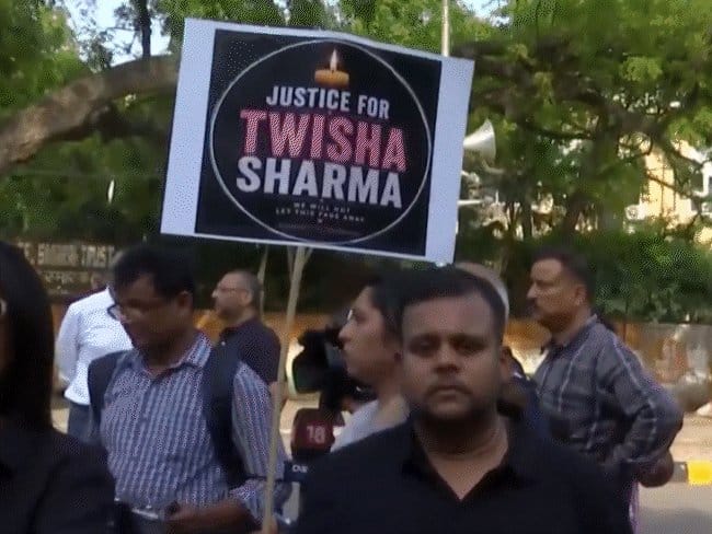 #JusticeForTwisha अभियान का सच: सोशल मीडिया पर ट्रेंड कैसे बनते हैं?