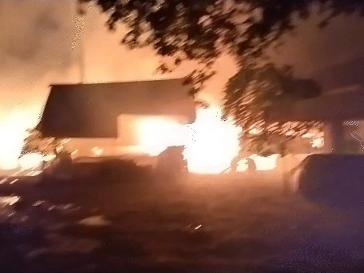 भोपाल की लकड़ी फैक्ट्री में भीषण आग, 100 टैंकर पानी से 9 घंटे में पाया काबू