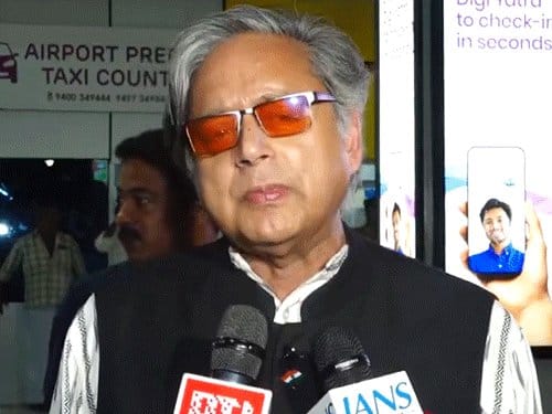 शशि थरूर ने राष्ट्रगीत वंदे मातरम पर उठाया सवाल, कहा- सभी छंद गाना बोझिल