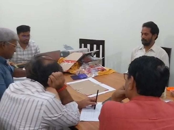 सक्ती जिला अस्पताल के प्रभारी सिविल सर्जन 1 लाख रिश्वत लेते गिरफ्तार