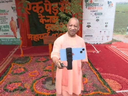 यूपी में 35 करोड़ पौधे लगाने का लक्ष्य, सीएम योगी ने गोरखपुर से अभियान की शुरुआत की