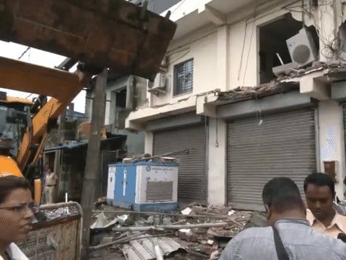 साउथ 24 परगना में अभिषेक बनर्जी का अवैध पार्टी ऑफिस तोड़ा गया