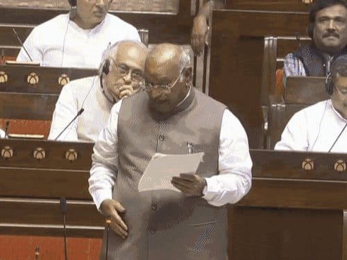 खड़गे के मनुस्मृति बयान पर राज्यसभा में हंगामा, रिकॉर्ड से हटाया गया