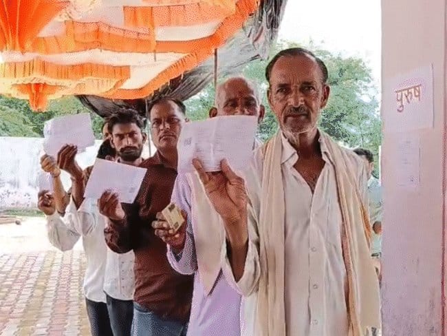 दतिया उपचुनाव में दोपहर तक 61.99% वोटिंग, कांग्रेस ने बसई और जिगना में फर्जी वोटिंग का आरोप