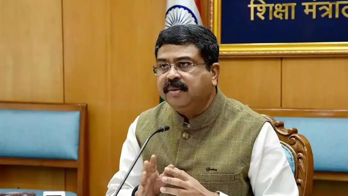 NEET विवाद में धर्मेंद्र प्रधान को हटाने की संभावना नहीं, सरकार मुआवजे पर तैयार