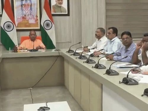 UPTET परीक्षा के लिए सेवारत शिक्षकों को मिलेगा अवकाश, योगी सरकार का शासनादेश जारी