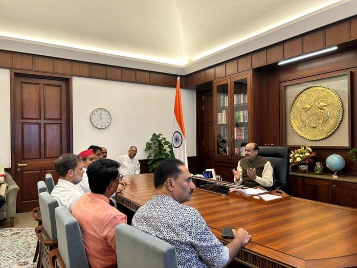 पेपर लीक मुद्दे पर राहुल गांधी स्पीकर से मिले, खड़गे ने सदन में बोलने पर रोक का आरोप लगाया