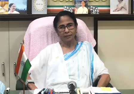 कोलकाता में ममता बनर्जी का विरोध, भाजपा कार्यकर्ताओं ने लगाए चोर और गो बैक नारे