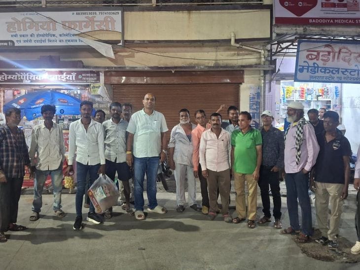दतिया में कांग्रेस की जीत के बाद छिंदवाड़ा में जश्न, आतिशबाजी और लड्डू बांटे गए