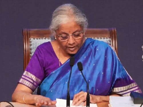 बैंकिंग सुधारों के लिए जल्द बनेगी हाई-लेवल कमेटी, NPA सबसे निचले स्तर पर