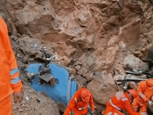 मुंबई के घाटकोपर में लैंडस्लाइड से 7 मौतें, 7 घायल, मलबे में कई दबे